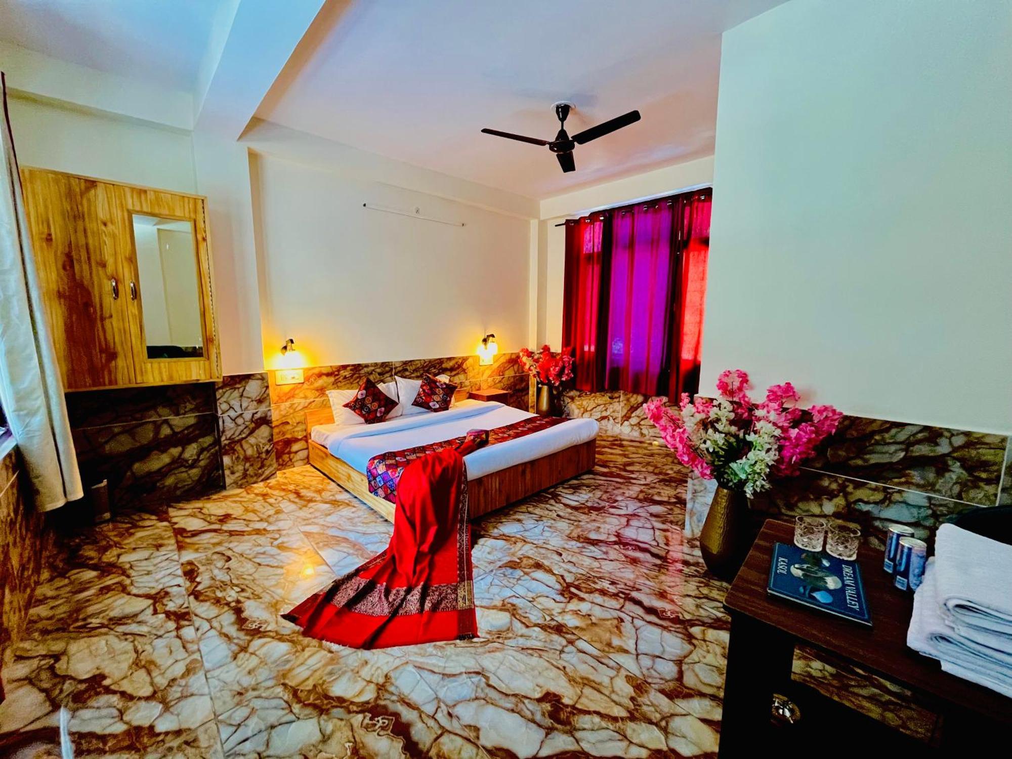 Hotel Brownie River View Kasol Zewnętrze zdjęcie